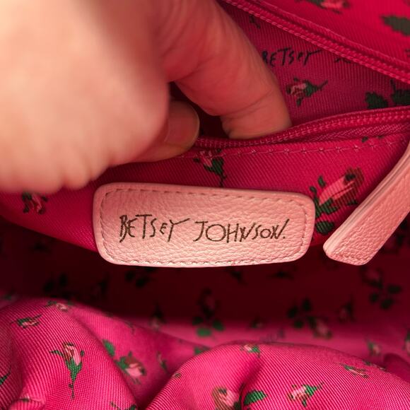 Betsy Johnson Light Pink Lip Purse Bag Removable Crossbody Strap - Picture 16 of 16